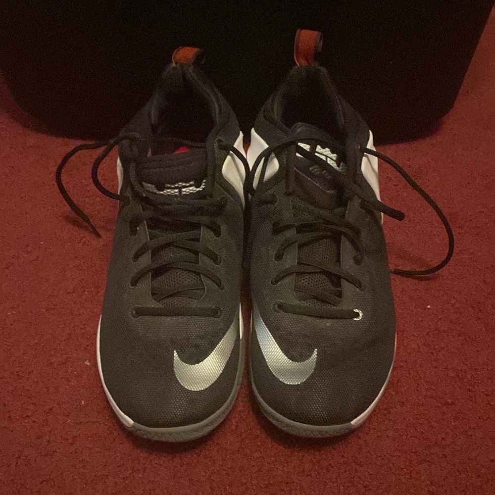 Nike LeBron 300m